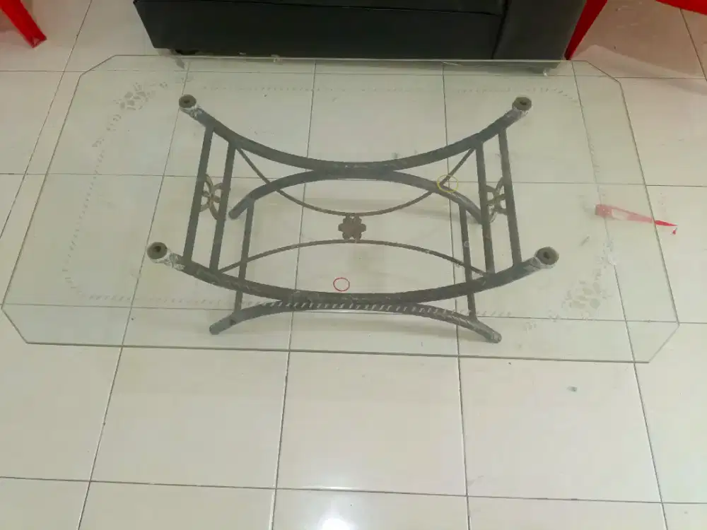Meja kaca tebal untuk Ruang tamu