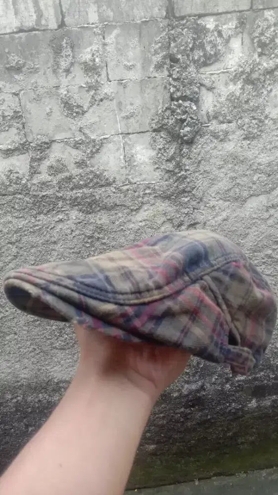 Topi seni barang jadul