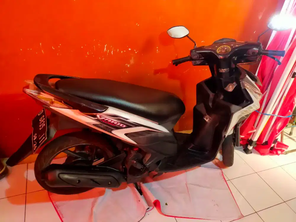 Di jual motor Honda Vario 2011 kondisi layak pakai