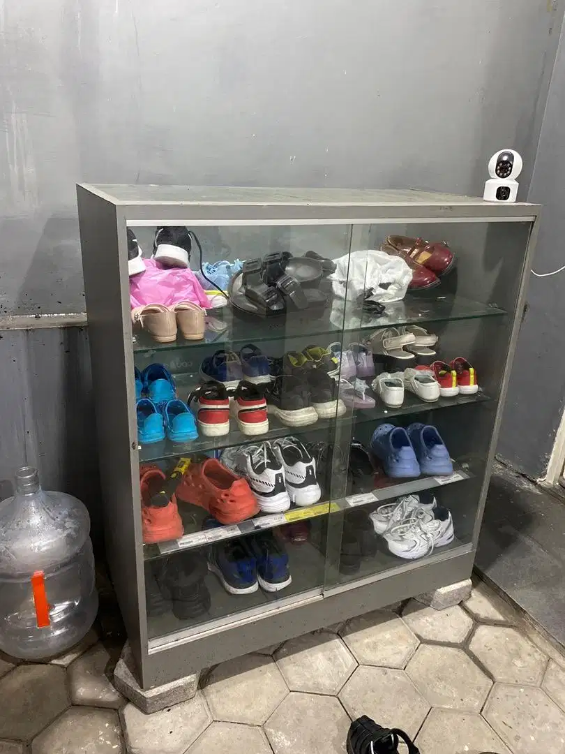 Etalase kaca jual cepat