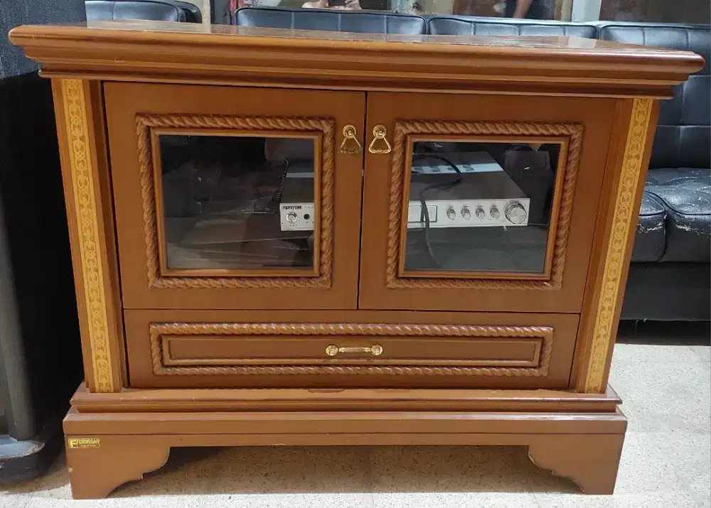 LEMARI KAYU SERBA GUNA