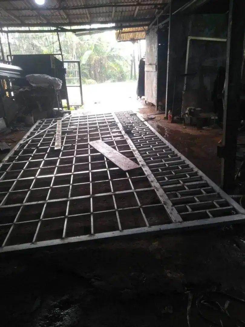 Tukang las panggilan