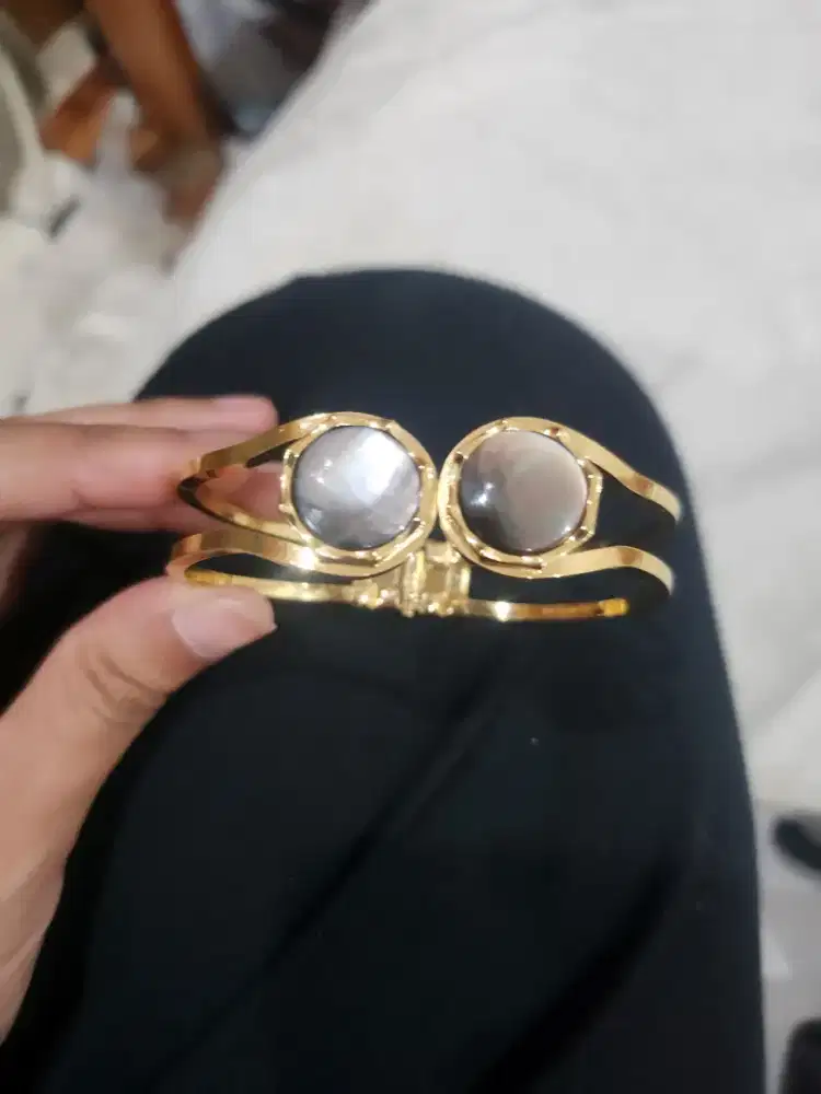 Gelang cantik emas warna gold