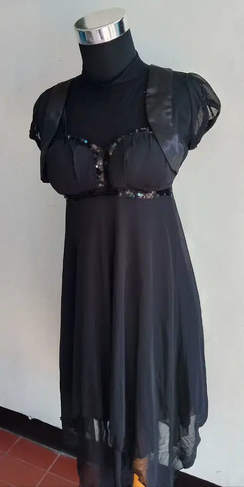 Outfit pesta kekinian