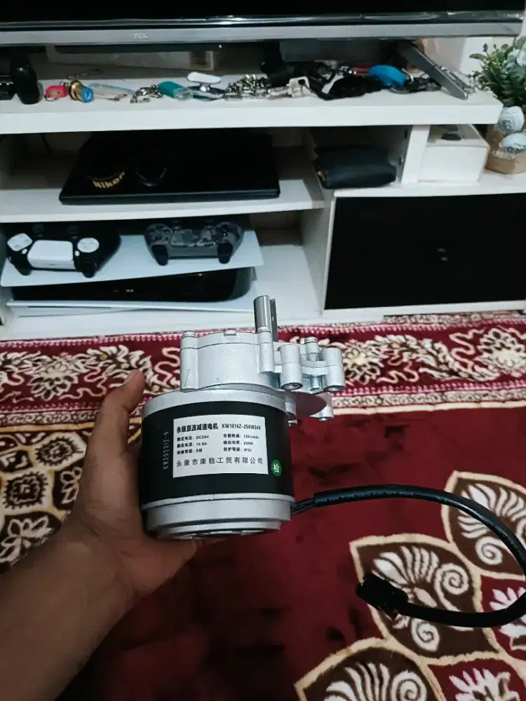 Dinamo motor untuk kursi roda elektric