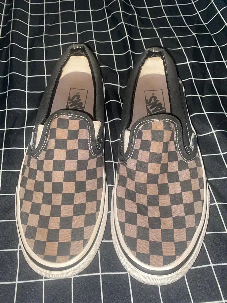 Vans slip on black checkboard bekas