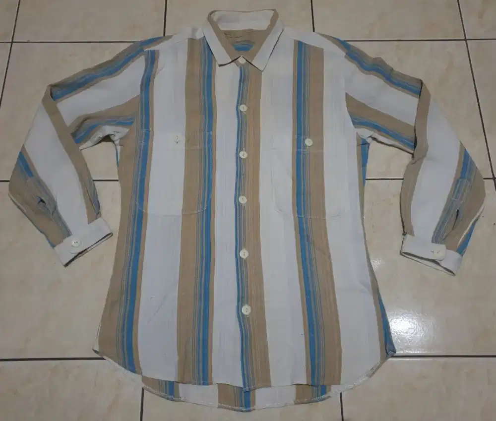 Kemeja panjang salur Benneton