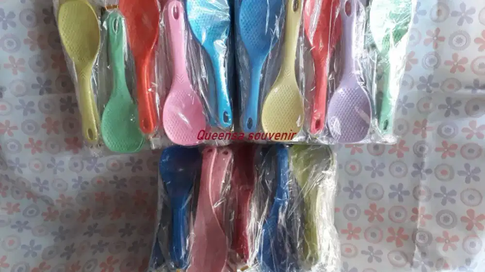 Souvenir sendok nasi plastik