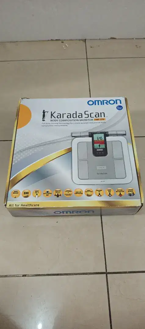 Timbangan Omron Karada Scan Body Composition
Monitor HBF-375