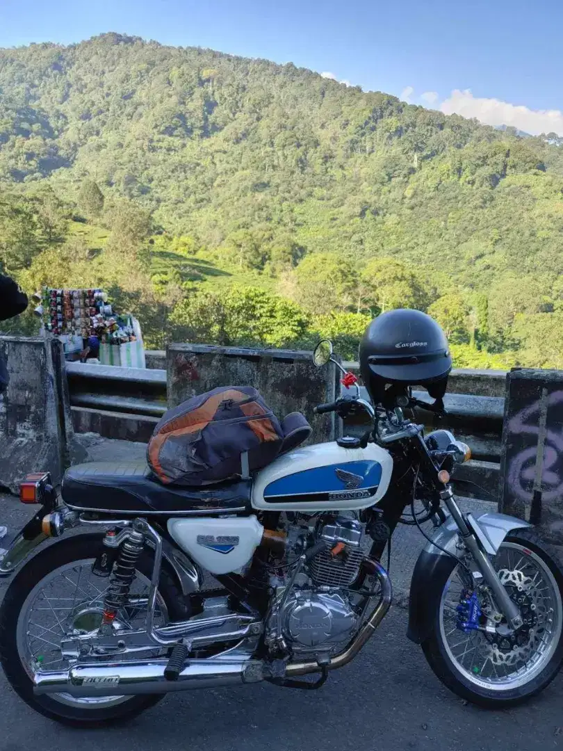 Basic Megapro 2011 custom CB 100 Galtik Biru Dilan