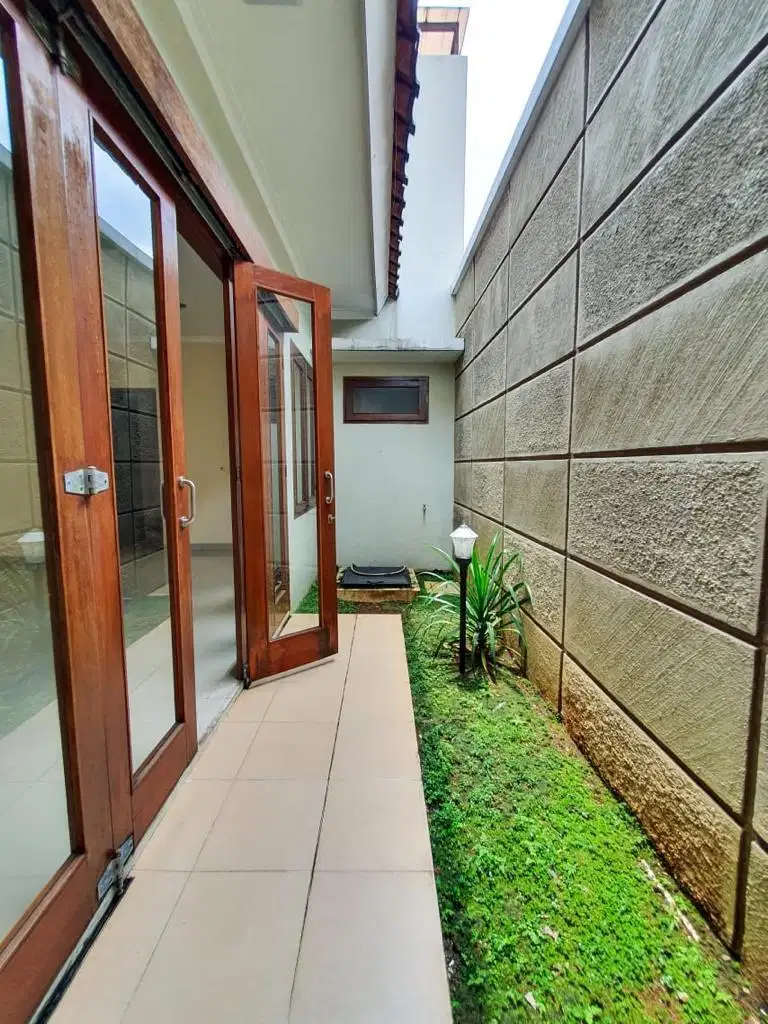 Rumah Dalam Cluster di Cilandak 5 menit ke Jl. TB Simatupang