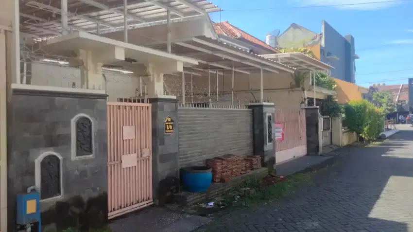 Rumah kost Aktif 3 lantai