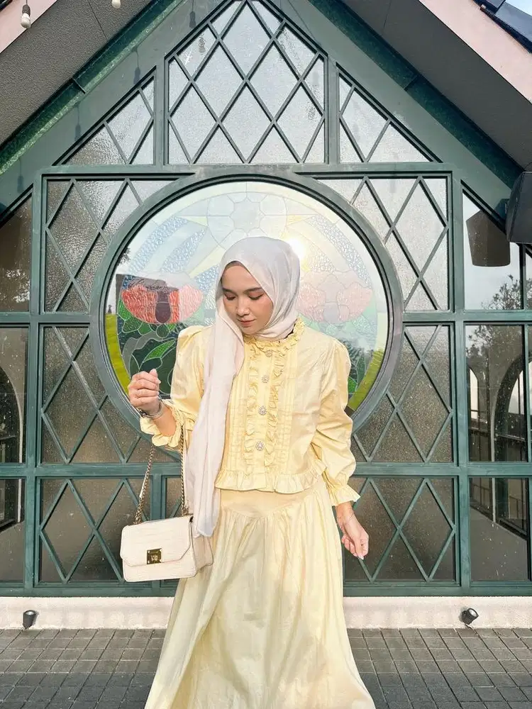 Lowongan Kerja Host Online Shop Cimahi