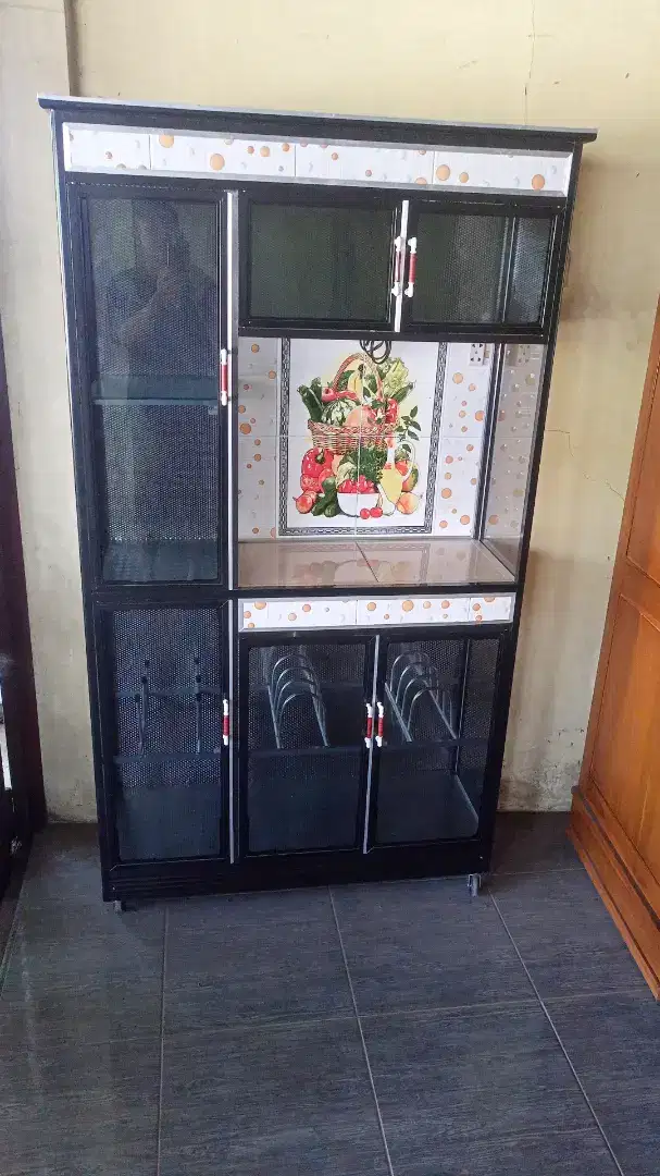 Rak piring  almari dapur