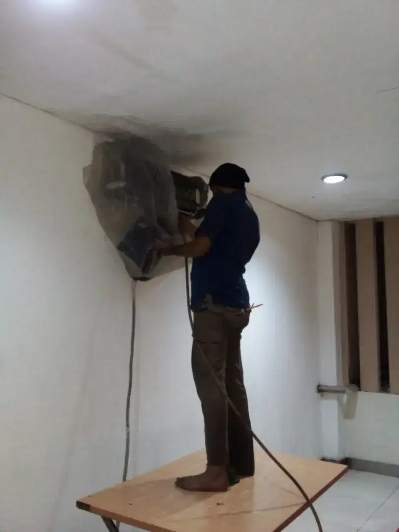 Servis AC dan listrik. 16 tahun di bidangnya