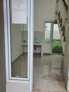 DIJUAL RUMAH 2 LANTAI CLUSTER BOSTON DI GADING SERPONG