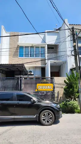 DIJUAL RUMAH 2 LANTAI FURNISHED DI HIBRIDA KELAPA GADING JAKARTA UTARA