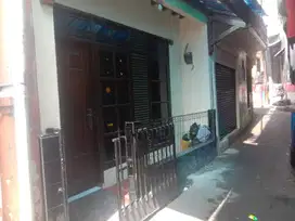 DI JUAL RUMAH AKSES GANG DI SEKELOA , KOTA BANDUNG