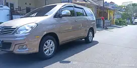 Toyota Kijang Innova 2010 Bensin