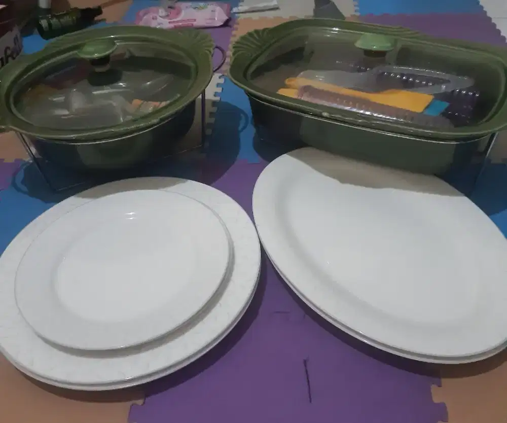 Wadah sup dan makanan