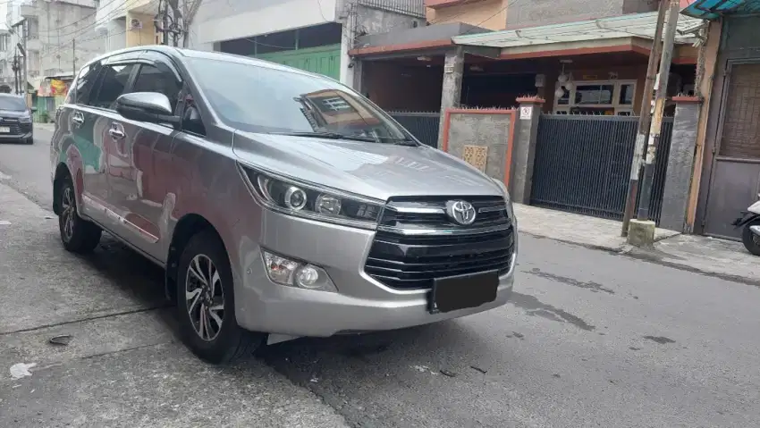 Toyota Innova Reborn 2.4 V M/T 2019 Silver