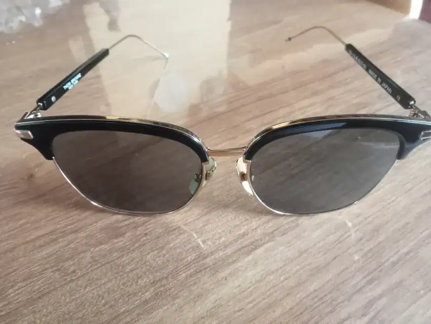 Preloved THOM BROWNE Sunglasses, Second Bagus, COD Cijantung dsk