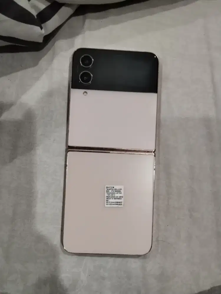 Di jual cepat samsung z flip 4 fullset + casing ram 256