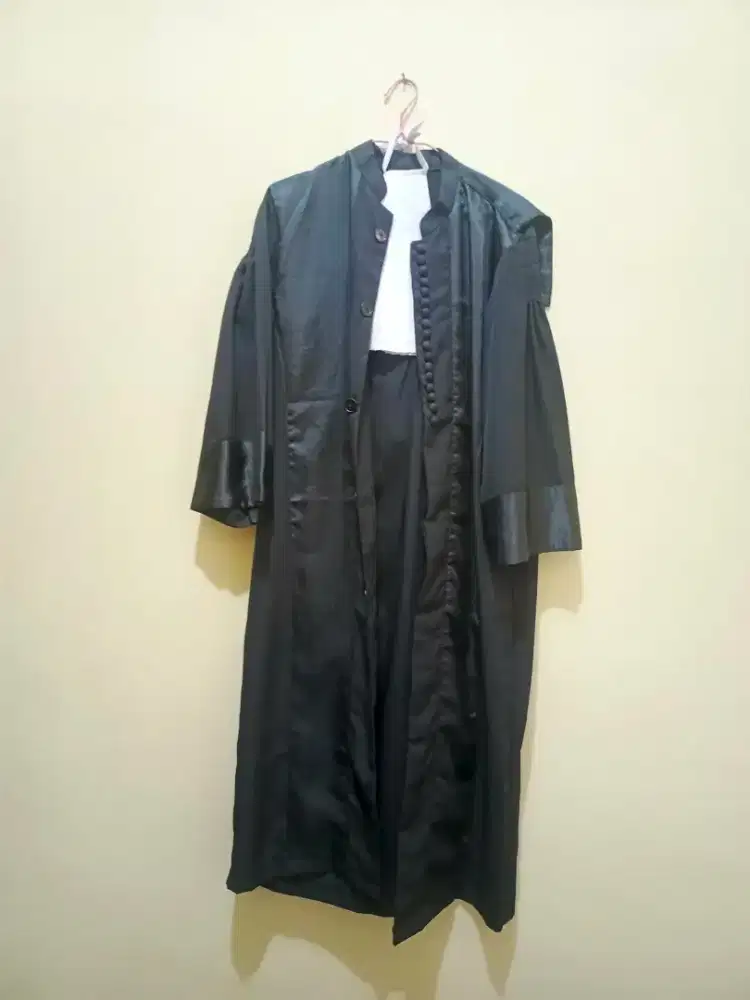 Jual rugi, jubah pengacara/ advokat