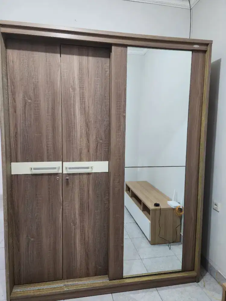 Lemari Pakaian 3 pintu merk Olympic