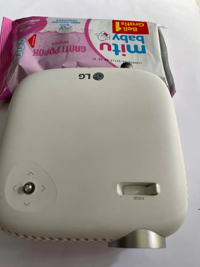 Proyektor Mini LG PW800-MA Bisa Wifi