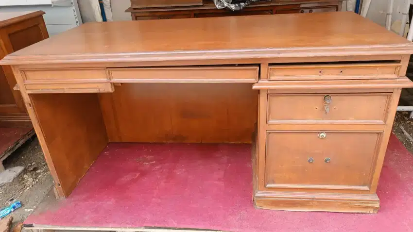 Mejakantor semi jati