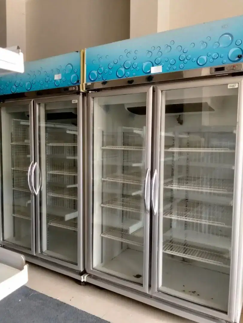 Showcase 2pintu gea
