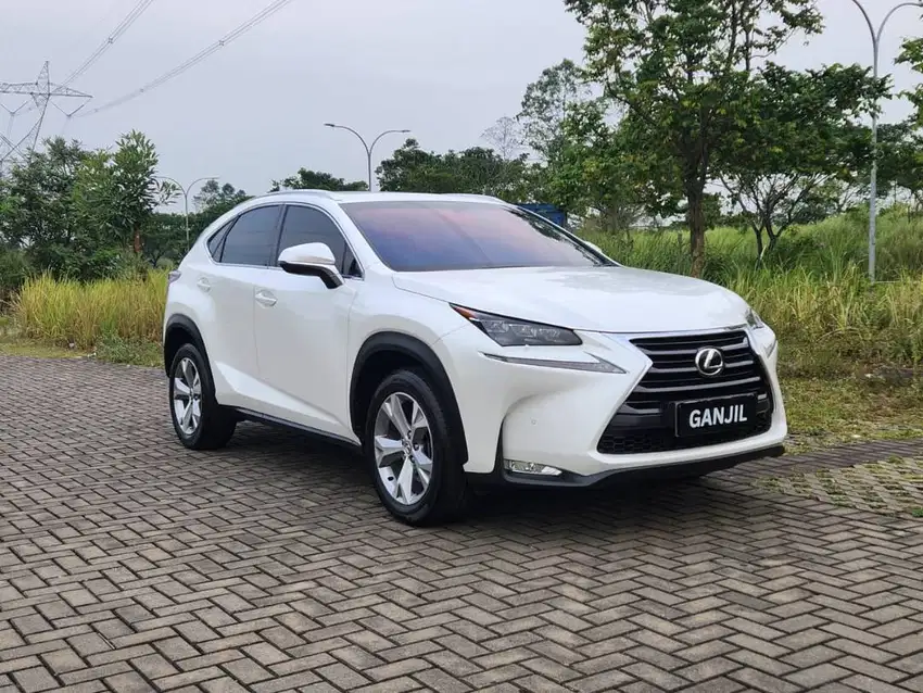[GARANSI 1TH!!] LEXUS NX200T FSPORT 2015 AT PUTIH BENSIN MATIC