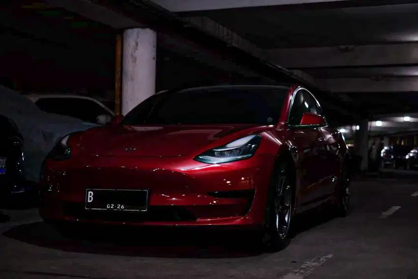 TESLA MODEL 3 AT 2020