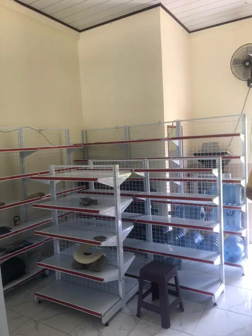 Rak minimarket dan perlengkapan