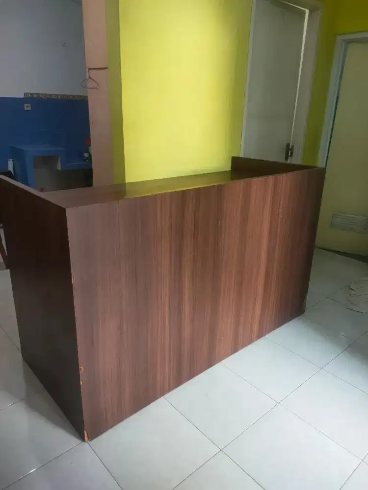 Meja receptionsis
