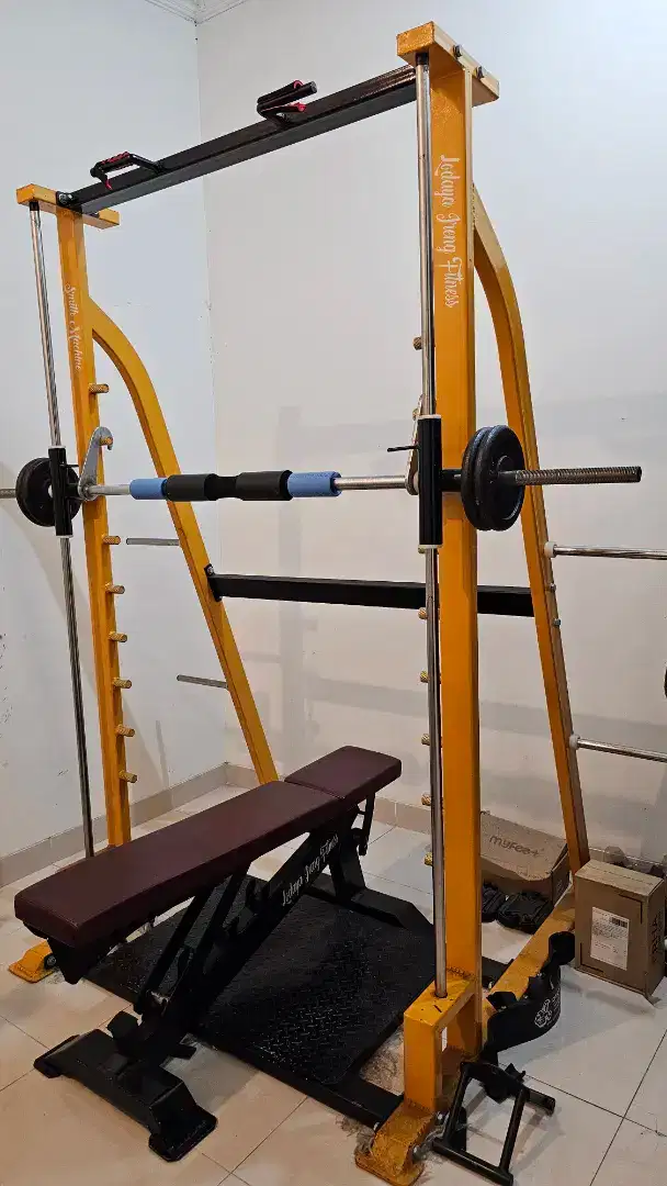 Smith Machine Lokal Second + Bench