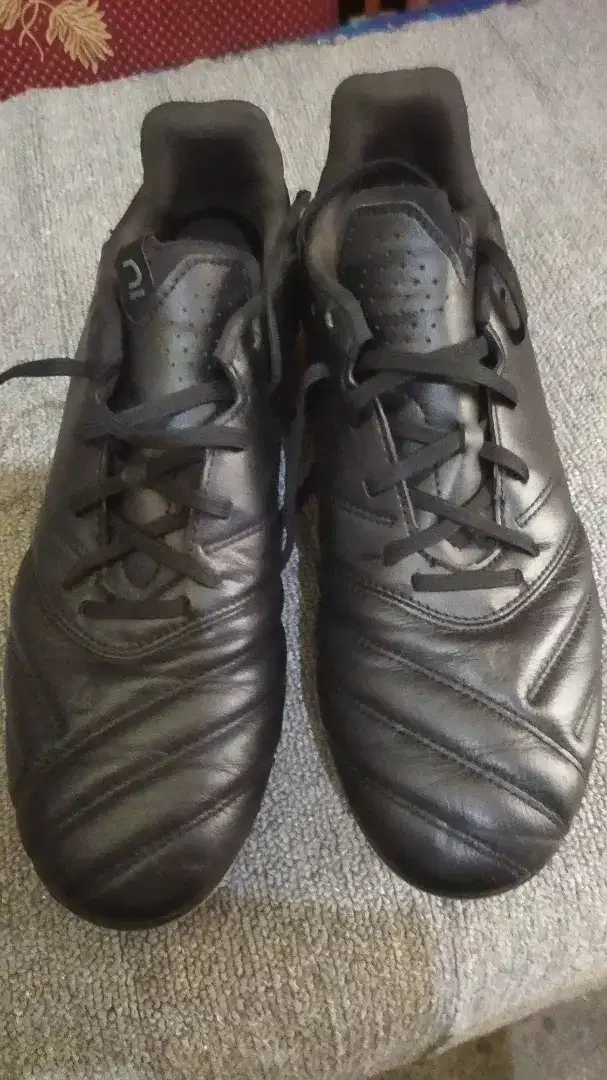 Sepatu Bola Kulit Decathlon Viralto II Size 43