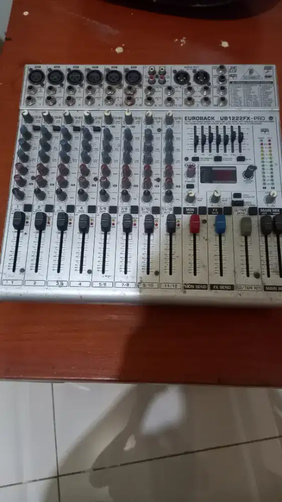 Mixer Behringer Analog Eurorack UB1222FX-Pro