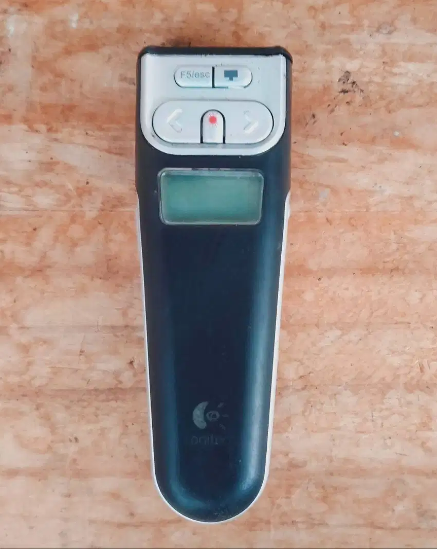 Logitech R-RB5 USB Presenter Laser pointer ORIGINAL