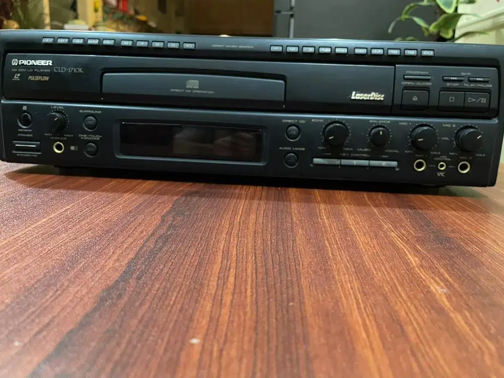 Menjual pioneer laser disc+ lagu