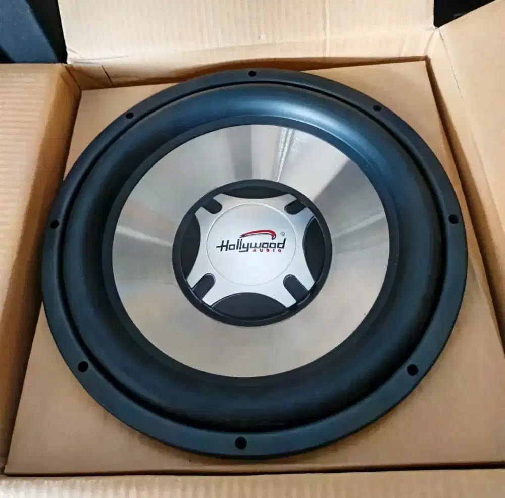 Subwoofer Mobil 12, merk Hollywood Audio, 400watt, harga 400rb, dps