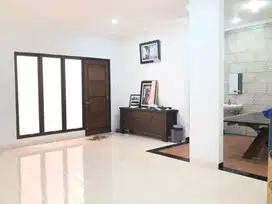 Rumah 2lt 8x20 160m Type 3KT Cluster Aralia Harapan Indah Bekasi