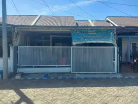 SS06 Dijual Rumah Second Bagus design Minimalis di Green Mansion Waru