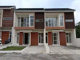 VILLA MEWAH KOTA BATU SIAP HUNI DEKAT JATIMPARK