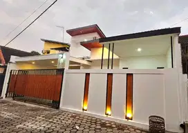 Rumah bagus barat UGM di jalan monjali dalam ringroad