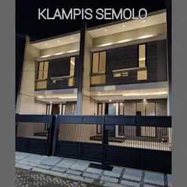 Dijual rumah baru ready  Klampis Semolo 2 lantai.