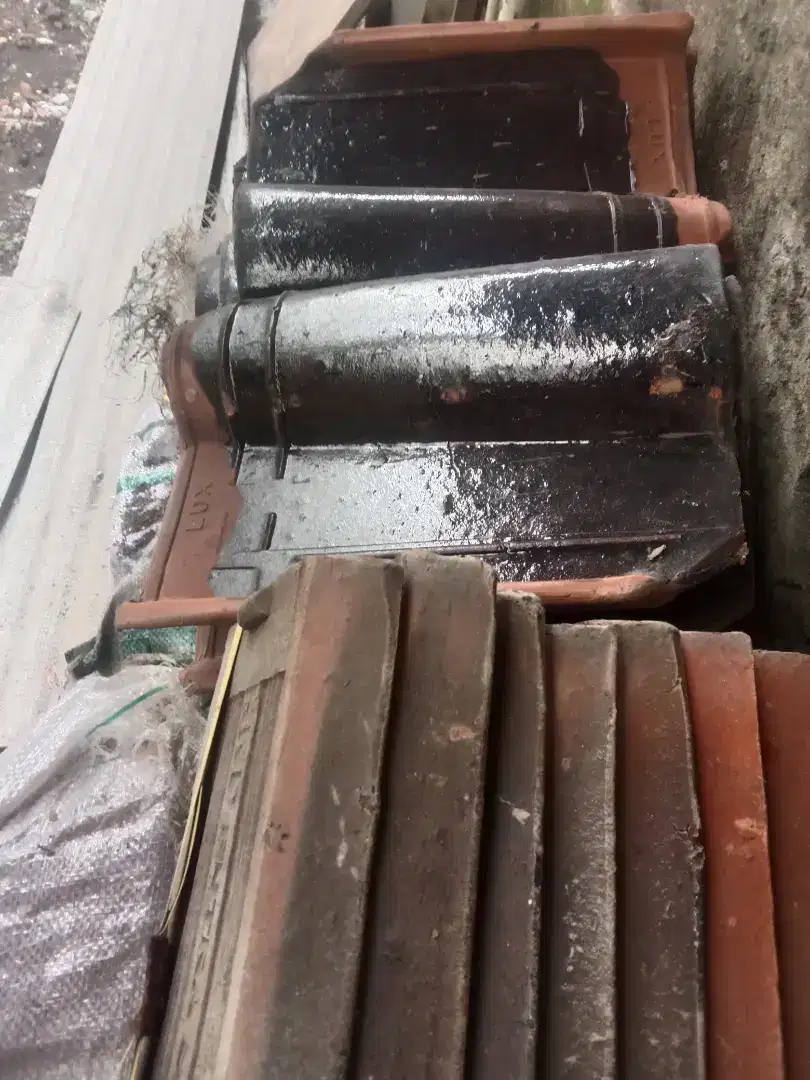 Jual butuh genteng morando 2500 aja per biji