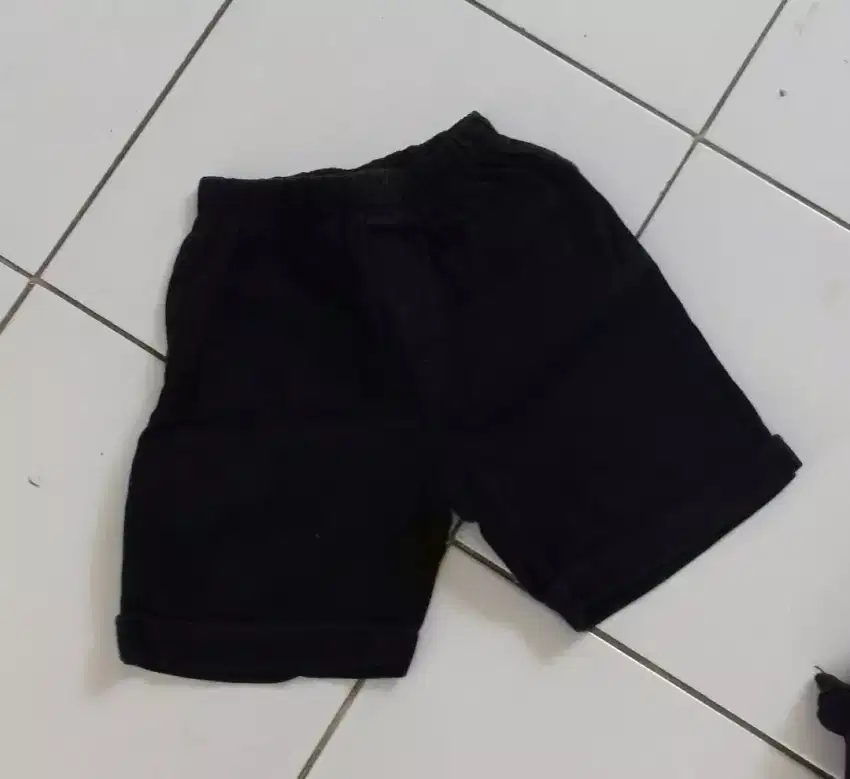 Celana pendek anak
