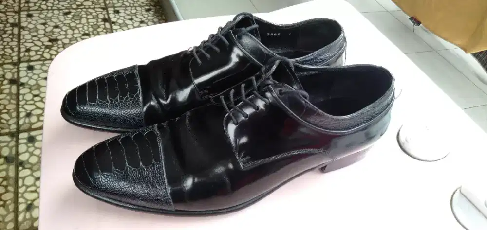 Sepatu original Dolce & Gabbana